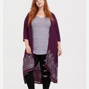 Torrid Burgundy Crepe Sequin Kimono.  Size 1/2.